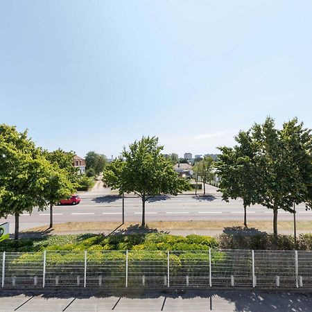 B&B Hotel Rouen Parc Des Expos Zenith Ле-Гран-Кевийи Экстерьер фото