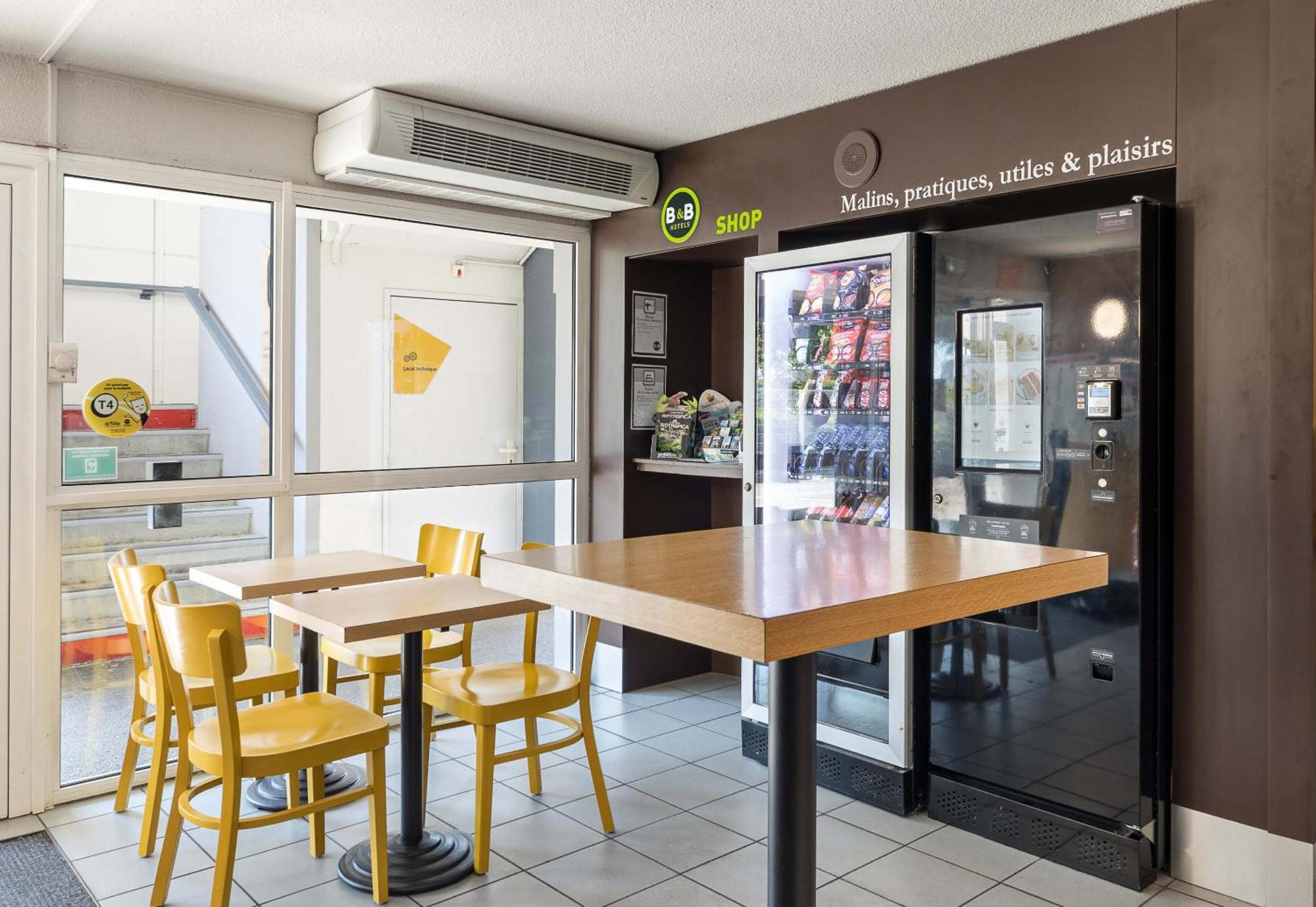 B&B Hotel Rouen Parc Des Expos Zenith Ле-Гран-Кевийи Экстерьер фото