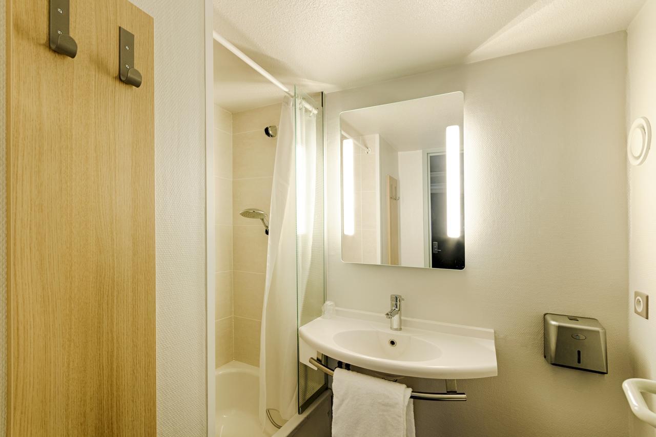 B&B Hotel Rouen Parc Des Expos Zenith Ле-Гран-Кевийи Экстерьер фото